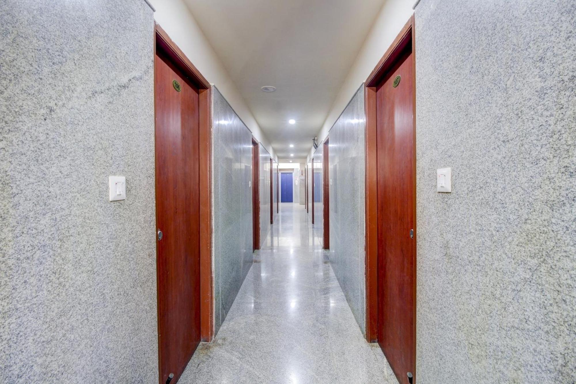 Super Hotel O Nar Comforts Near Ksr Railway Station 班加罗尔 外观 照片