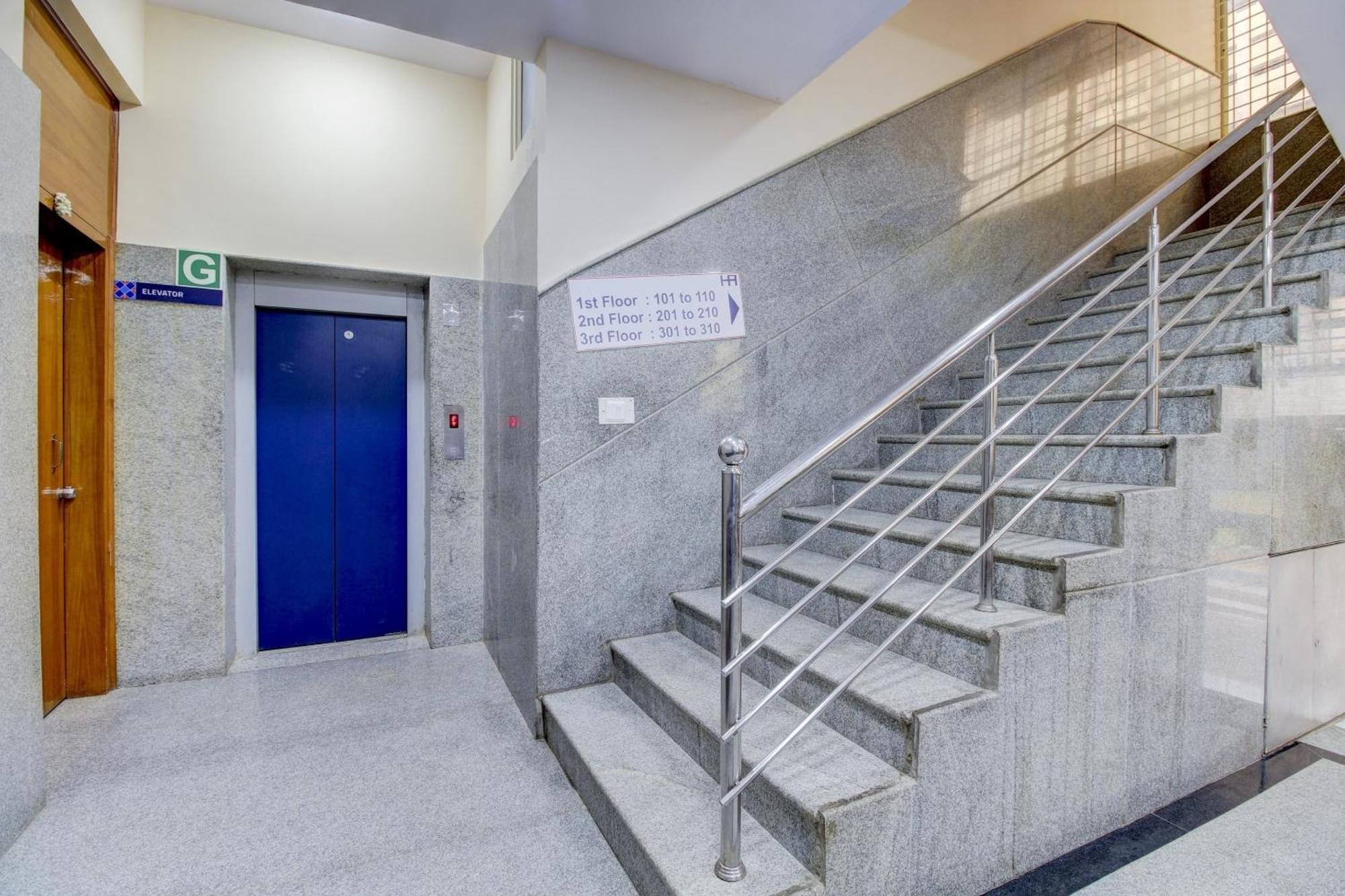 Super Hotel O Nar Comforts Near Ksr Railway Station 班加罗尔 外观 照片